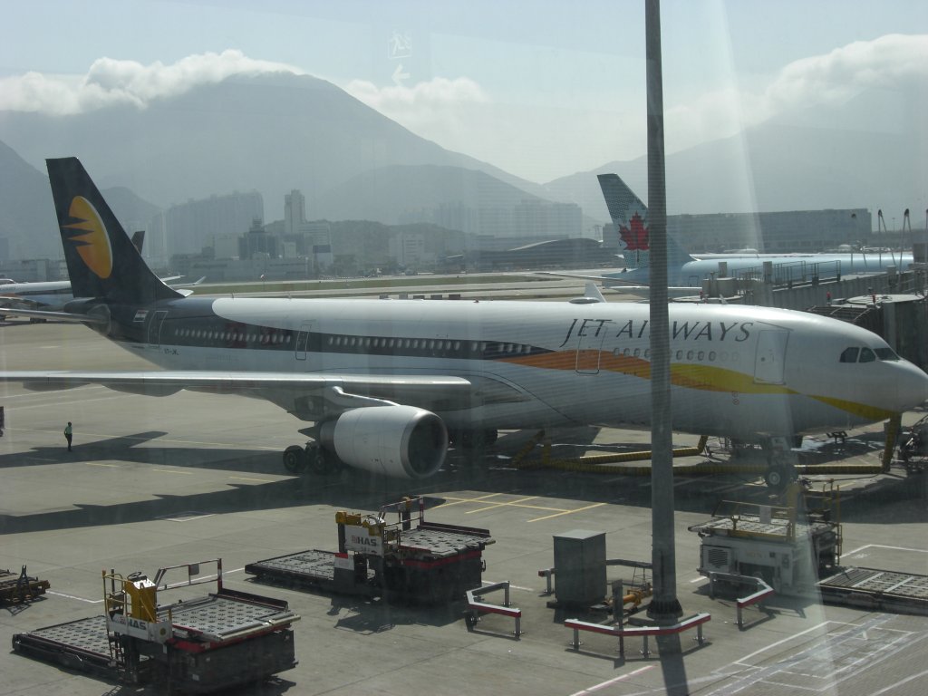 Jet Airways, A330-202, VT-JWL in Hong Kong. Afgenommen am 31.01.10.

	