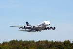 Ein Airbus A-380-841 von Singapore Airlines mit der Kennung 9V-SKE aufgenommen am 03.10.2010 auf dem Flughafen Z�rich