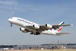 Ein Airbus A-380-861 von Air France mit der Test Reg.: F-WWAL wird sp�ter die Kennung F-HPJD beim Start zum Testflug aufgenommen am 20.07.10 am Flughafen Hamburg-Finkenwerder.